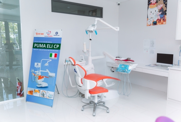 PUMA ELI CP "Ghế máy nha khoa cao cấp châu âu"
